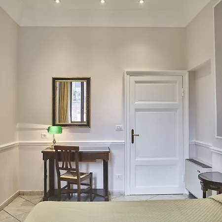 アルベルゴ キウザレッリホテル 3*